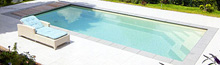 Piscine escalier d'angle sur un coté