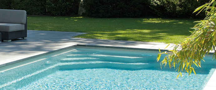 Piscine design et minimaliste